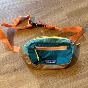 Patagonia Teal and Orange Belt Bag
